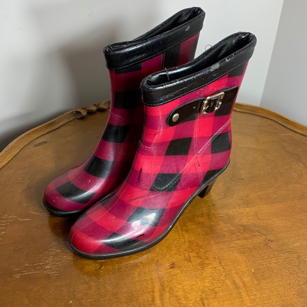 Plaid rain boot